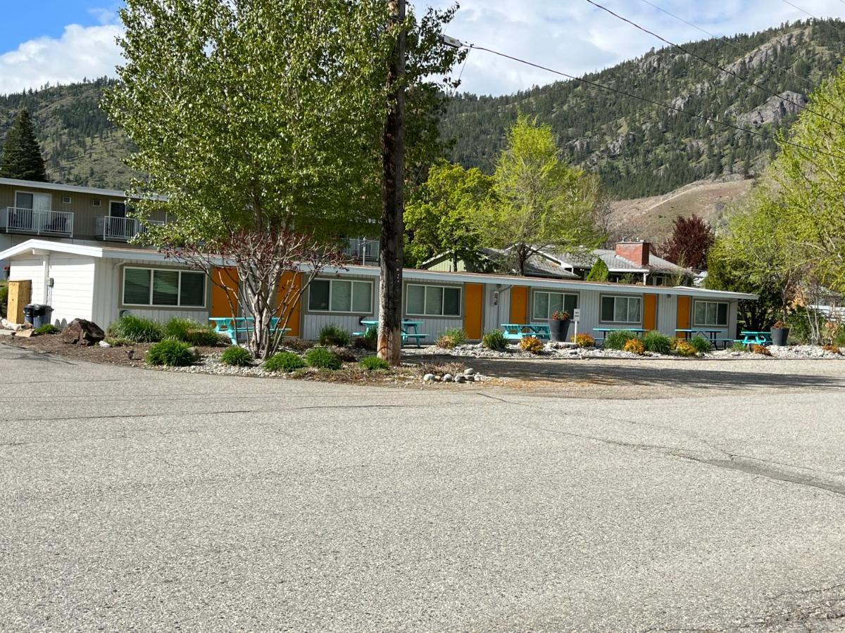 Okanagan Falls Holiday Beach Resort Motel מראה חיצוני תמונה