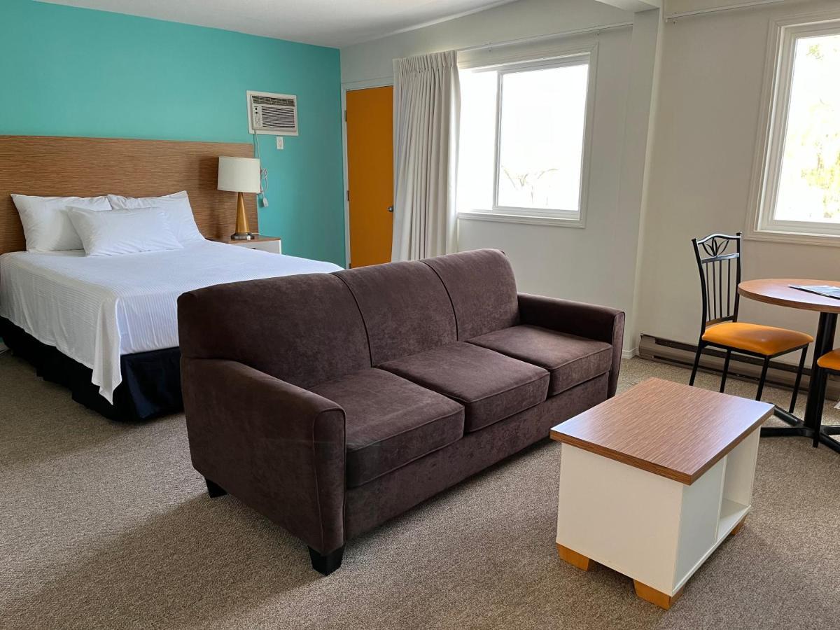 Okanagan Falls Holiday Beach Resort Motel מראה חיצוני תמונה