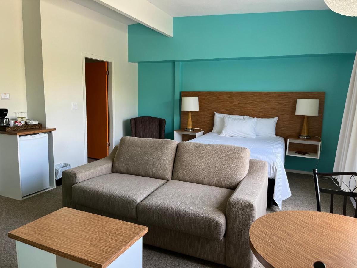 Okanagan Falls Holiday Beach Resort Motel מראה חיצוני תמונה