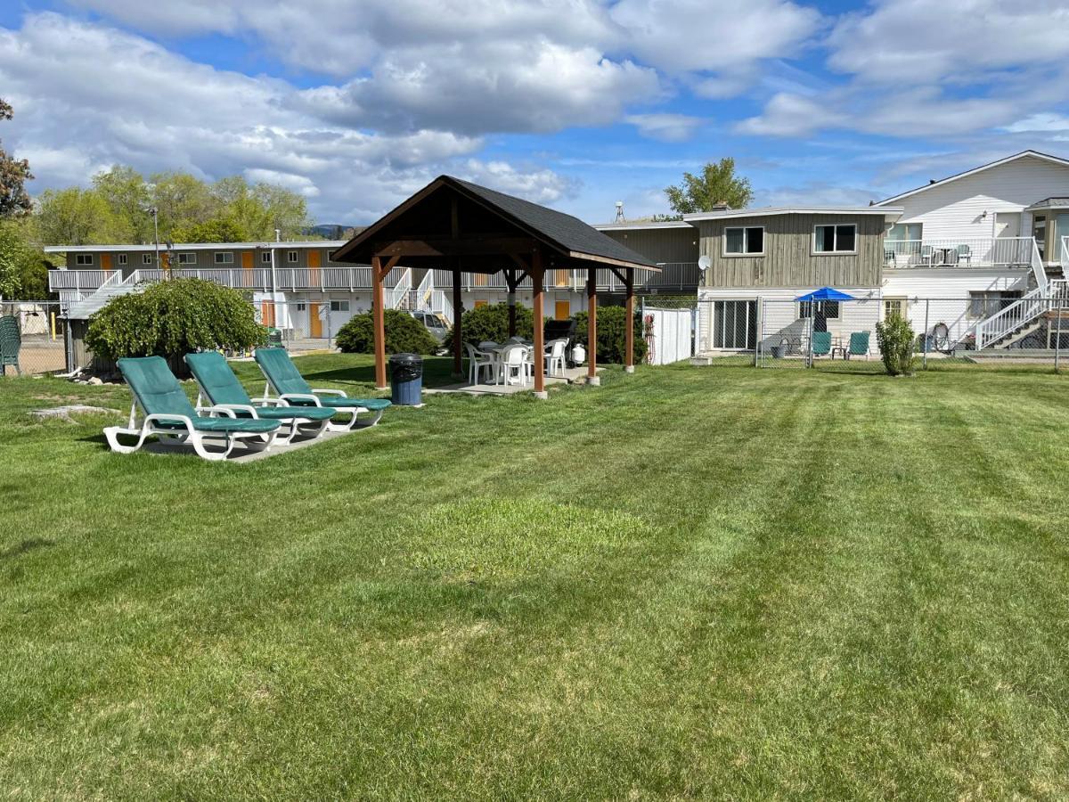 Okanagan Falls Holiday Beach Resort Motel מראה חיצוני תמונה