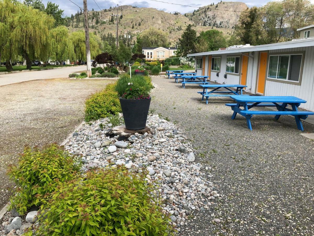 Okanagan Falls Holiday Beach Resort Motel מראה חיצוני תמונה