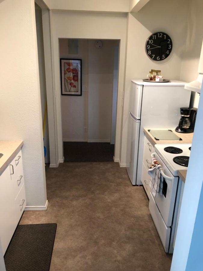 Okanagan Falls Holiday Beach Resort Motel מראה חיצוני תמונה