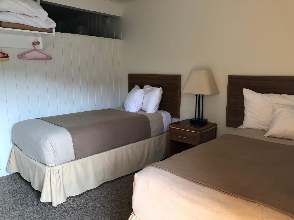 Okanagan Falls Holiday Beach Resort Motel מראה חיצוני תמונה