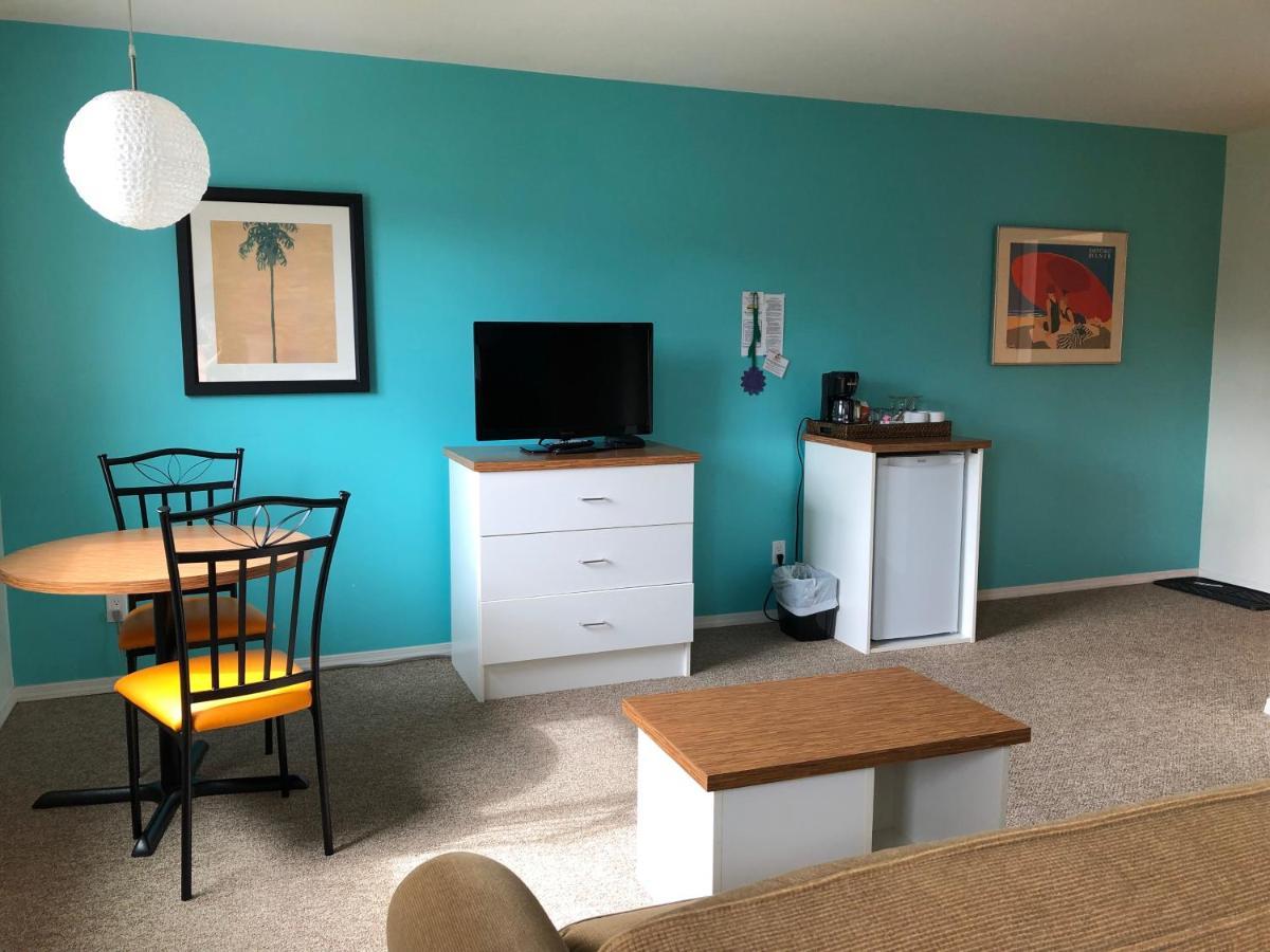 Okanagan Falls Holiday Beach Resort Motel מראה חיצוני תמונה
