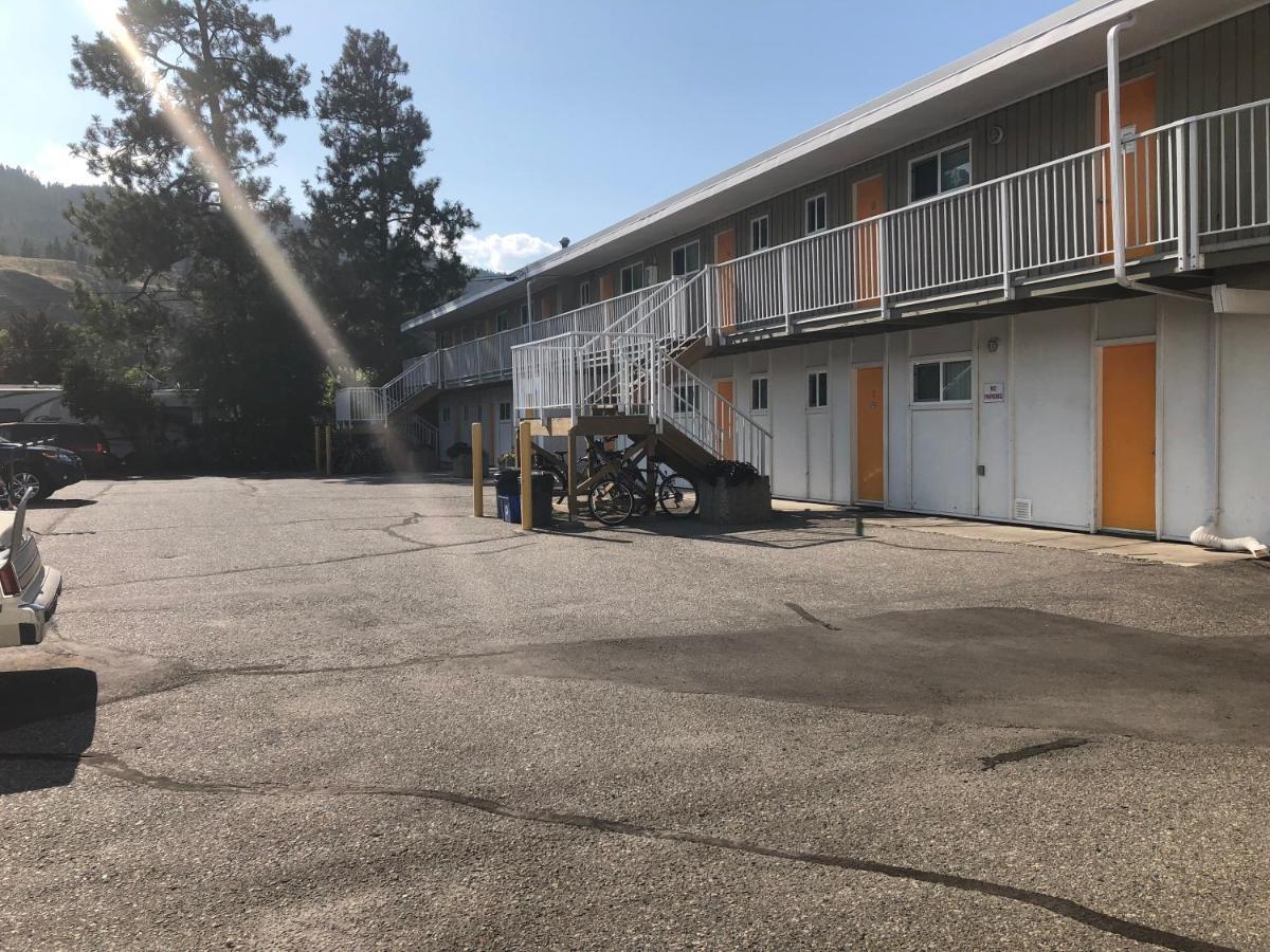 Okanagan Falls Holiday Beach Resort Motel מראה חיצוני תמונה